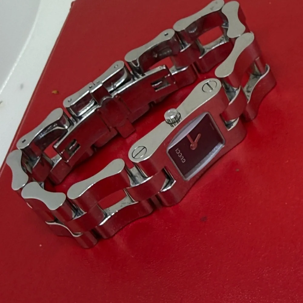 GUCCI 2305L Quartz Stainless Steal Watch - Picture 11 of 11